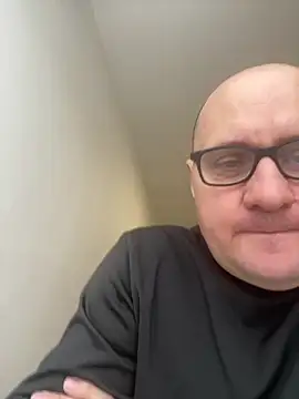 vanjbi45 online show from February 14, 2025, 2:33 pm