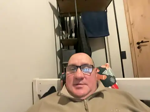 Snapshot of vanjbi45 chatting on January 8, 2026, 5:48 pm vanjbi45 online show from January 8, 2026, 5:48 pm