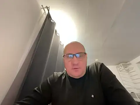 Snapshot of vanjbi45 chatting on February 5, 2026, 6:40 am vanjbi45 online show from February 5, 2026, 6:40 am