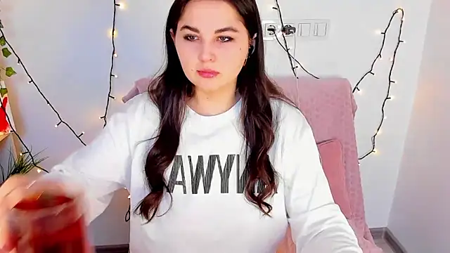 Snapshot of Talla_a chatting on February 13, 2025, 7:24 am Talla a online show from February 13, 2025, 7:24 am