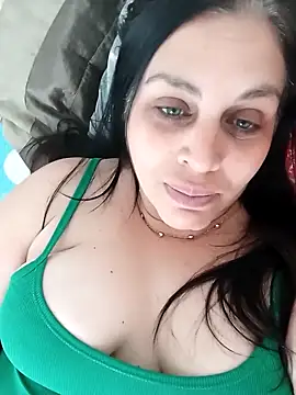 Snapshot of CRUELLAXX chatting on December 2, 2024, 5:59 pm CRUELLAXX online show from December 2, 2024, 5:59 pm