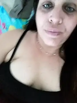 Snapshot of CRUELLAXX chatting on December 8, 2024, 8:36 pm CRUELLAXX online show from December 8, 2024, 8:36 pm