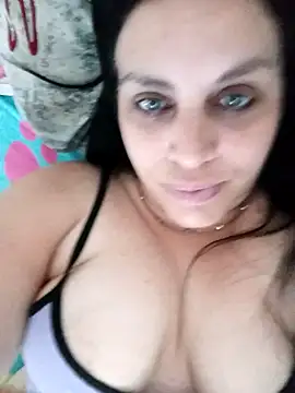 Snapshot of CRUELLAXX chatting on December 14, 2024, 6:52 pm CRUELLAXX online show from December 14, 2024, 6:52 pm