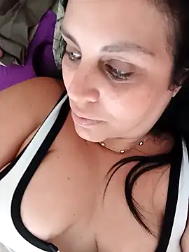 Snapshot of CRUELLAXX chatting on January 29, 2025, 5:45 pm CRUELLAXX online show from January 29, 2025, 5:45 pm