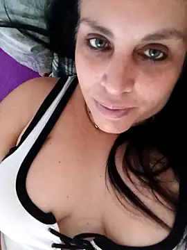 Snapshot of CRUELLAXX chatting on March 3, 2025, 6:12 pm CRUELLAXX online show from March 3, 2025, 6:12 pm