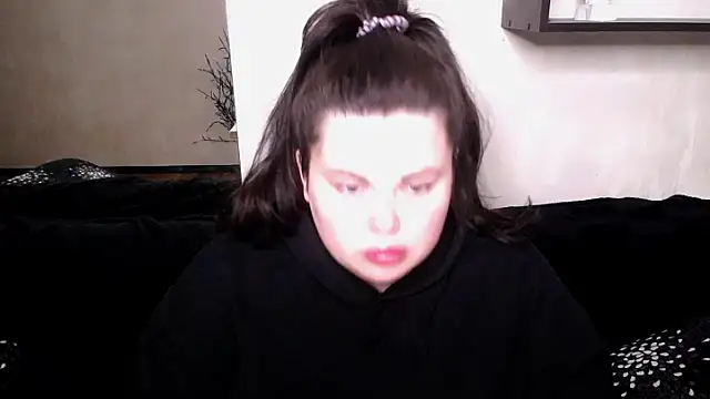 Snapshot of Emily_Mo chatting on October 10, 2025, 5:28 am Emily Mo online show from October 10, 2025, 5:28 am