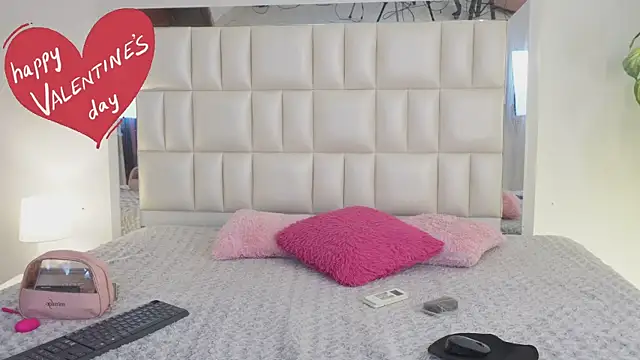 Anais aradia online show from February 14, 2025, 5:51 am