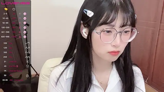 4uoki online show from January 28, 2025, 3:57 pm