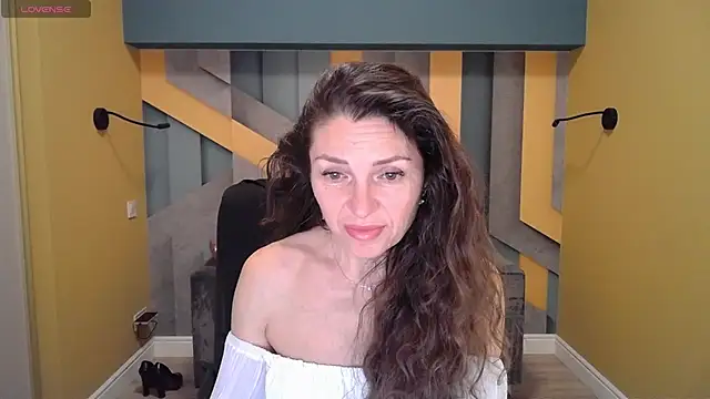 EllaLong online show from January 17, 2025, 12:31 pm