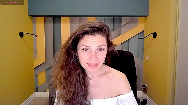 EllaLong online show from February 19, 2025, 12:33 pm