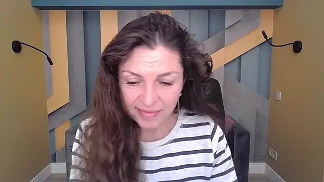 EllaLong online show from October 31, 2025, 12:28 pm