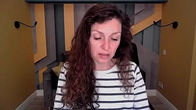 EllaLong online show from April 11, 2026, 11:36 am