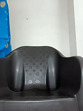 Snapshot of _surbhi_ chatting on December 23, 2025, 4:10 am surbhi online show from December 23, 2025, 4:10 am