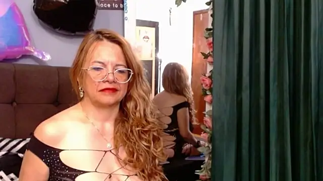 Snapshot of RubyWatson50 chatting on December 19, 2025, 10:50 pm RubyWatson50 online show from December 19, 2025, 10:50 pm