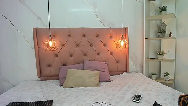 Belle Brunette online show from February 21, 2026, 11:44 am