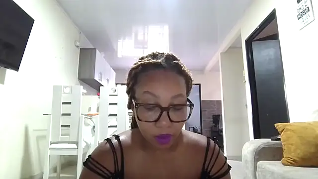 megan-hotxx online show from April 8, 2026, 3:45 pm