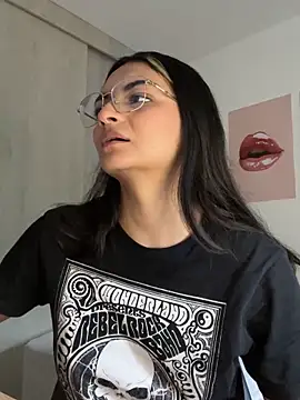 Snapshot of Cat2525 chatting on February 22, 2026, 9:46 pm Cat2525 online show from February 22, 2026, 9:46 pm