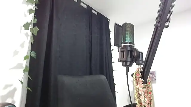 Snapshot of shy_katy_ chatting on March 6, 2026, 6:21 am shy katy online show from March 6, 2026, 6:21 am