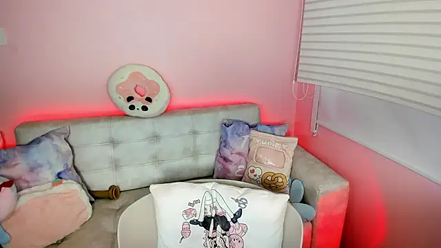 tinysara online show from May 29, 2026, 4:27 pm