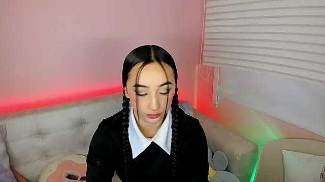tinysara online show from May 30, 2026, 5:32 pm