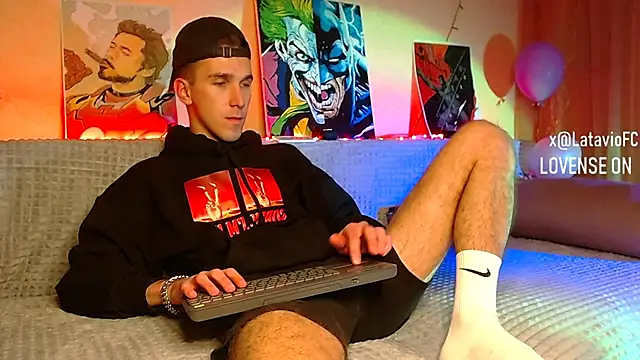 Snapshot of Midnighter_ chatting on January 14, 2025, 2:40 am Midnighter online show from January 14, 2025, 2:40 am