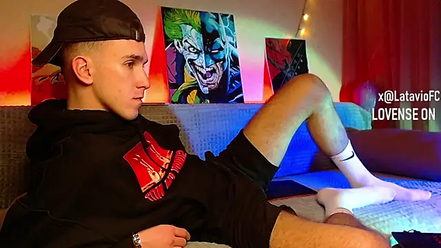 Snapshot of Midnighter_ chatting on January 28, 2025, 6:39 pm Midnighter online show from January 28, 2025, 6:39 pm