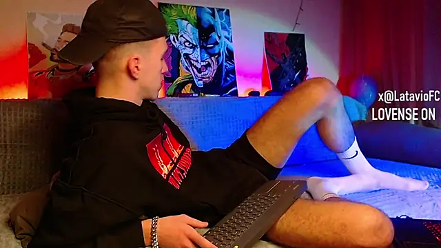 Snapshot of Midnighter_ chatting on January 30, 2025, 9:04 am Midnighter online show from January 30, 2025, 9:04 am