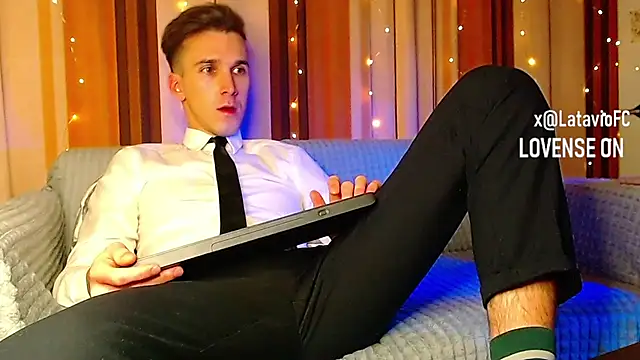 Midnighter  online show from December 16, 2025, 11:54 pm