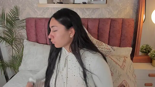 scarlet miller1 online show from October 17, 2025, 11:57 am