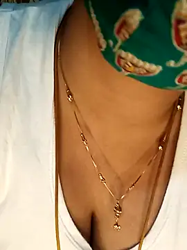 Snapshot of tuttifrutti17 chatting on January 4, 2025, 5:47 pm tuttifrutti17 online show from January 4, 2025, 5:47 pm