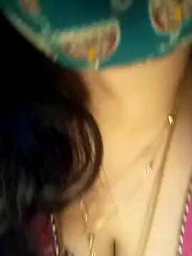 Snapshot of tuttifrutti17 chatting on January 12, 2025, 6:27 pm tuttifrutti17 online show from January 12, 2025, 6:27 pm