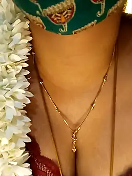 Snapshot of tuttifrutti17 chatting on January 17, 2025, 6:02 pm tuttifrutti17 online show from January 17, 2025, 6:02 pm