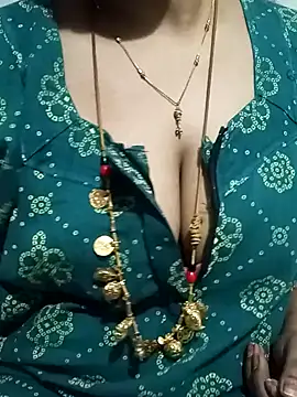 Snapshot of tuttifrutti17 chatting on January 27, 2025, 3:15 am tuttifrutti17 online show from January 27, 2025, 3:15 am