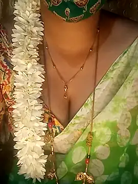 Snapshot of tuttifrutti17 chatting on February 16, 2025, 5:26 pm tuttifrutti17 online show from February 16, 2025, 5:26 pm