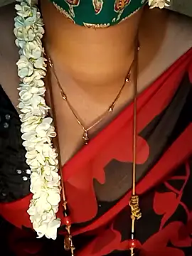 Snapshot of tuttifrutti17 chatting on March 16, 2025, 5:39 pm tuttifrutti17 online show from March 16, 2025, 5:39 pm