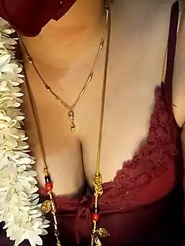 Snapshot of tuttifrutti17 chatting on March 21, 2025, 5:34 pm tuttifrutti17 online show from March 21, 2025, 5:34 pm