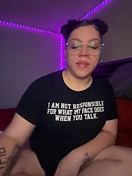 Snapshot of QueenNuttCollector chatting on January 11, 2026, 12:43 pm QueenNuttCollector online show from January 11, 2026, 12:43 pm