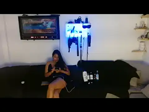 Chiara petterson online show from March 1, 2025, 8:45 am