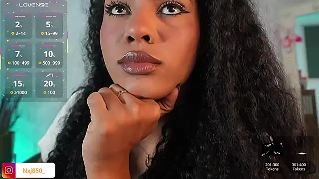 Snapshot of HOTBLACKANDWHITE2 chatting on February 24, 2026, 9:57 pm HOTBLACKANDWHITE2 online show from February 24, 2026, 9:57 pm