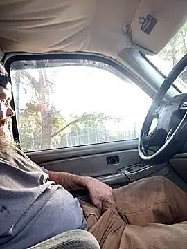 Snapshot of Themechanic420 chatting on November 20, 2025, 2:39 pm Themechanic420 online show from November 20, 2025, 2:39 pm