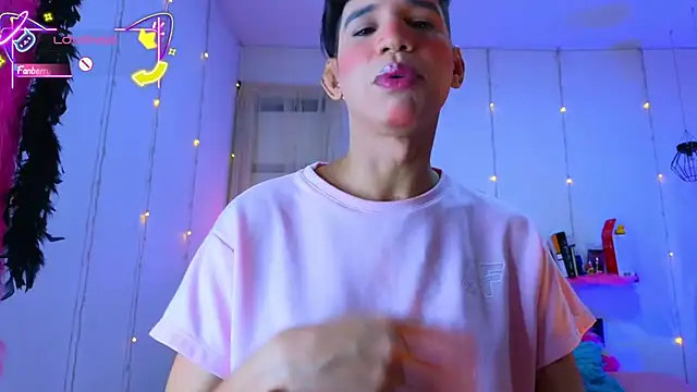 Snapshot of Ariel_Femboy_ chatting on February 10, 2026, 4:38 am Ariel Femboy online show from February 10, 2026, 4:38 am