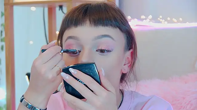 ElisabethDavis online show from September 17, 2025, 3:24 pm