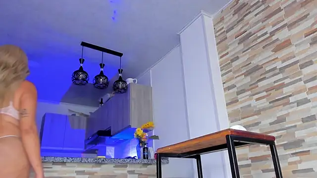 Vanesa novvoa online show from February 26, 2025, 9:05 pm