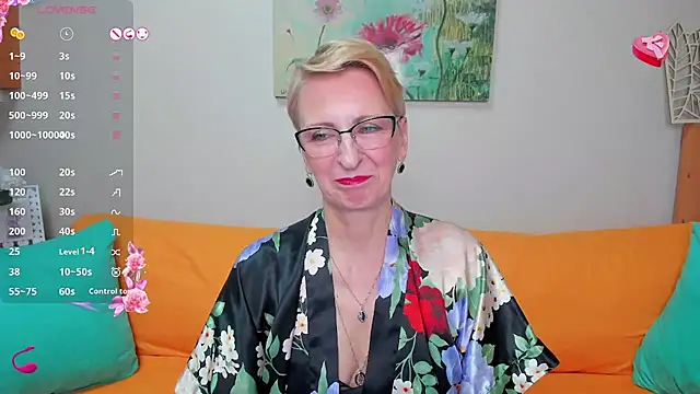 Snapshot of iamyourdream89 chatting on February 6, 2025, 2:58 pm iamyourdream89 online show from February 6, 2025, 2:58 pm