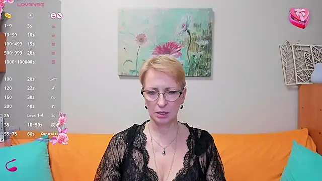 Snapshot of iamyourdream89 chatting on March 1, 2025, 8:23 am iamyourdream89 online show from March 1, 2025, 8:23 am