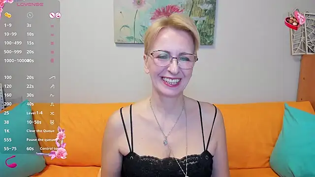 Snapshot of iamyourdream89 chatting on March 11, 2025, 5:35 pm iamyourdream89 online show from March 11, 2025, 5:35 pm