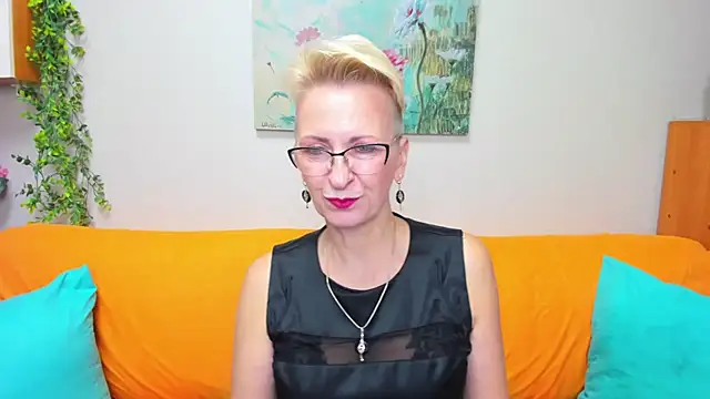 Snapshot of iamyourdream89 chatting on November 28, 2025, 1:25 pm iamyourdream89 online show from November 28, 2025, 1:25 pm