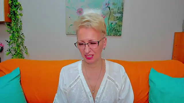 iamyourdream89 online show from March 15, 2026, 1:06 pm