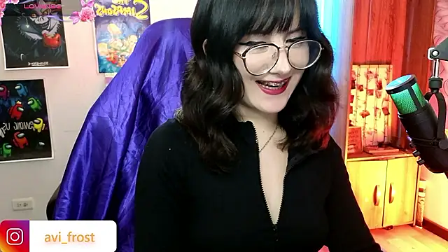 Snapshot of avi_frost chatting on December 5, 2024, 8:11 am avi frost online show from December 5, 2024, 8:11 am