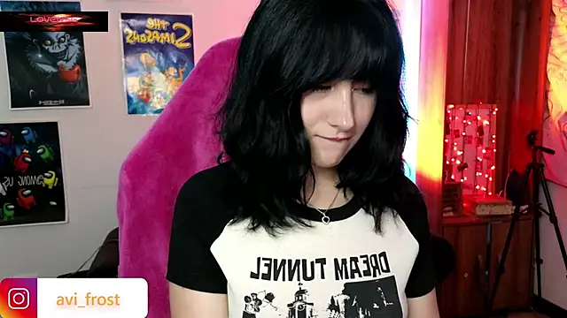 Snapshot of avi_frost chatting on January 10, 2025, 10:06 am avi frost online show from January 10, 2025, 10:06 am